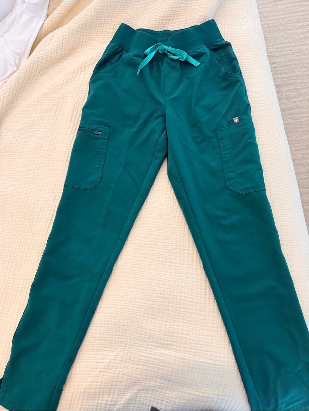FIGS Kade Cargo Scrub Pants Hunter Green XXS – Like New